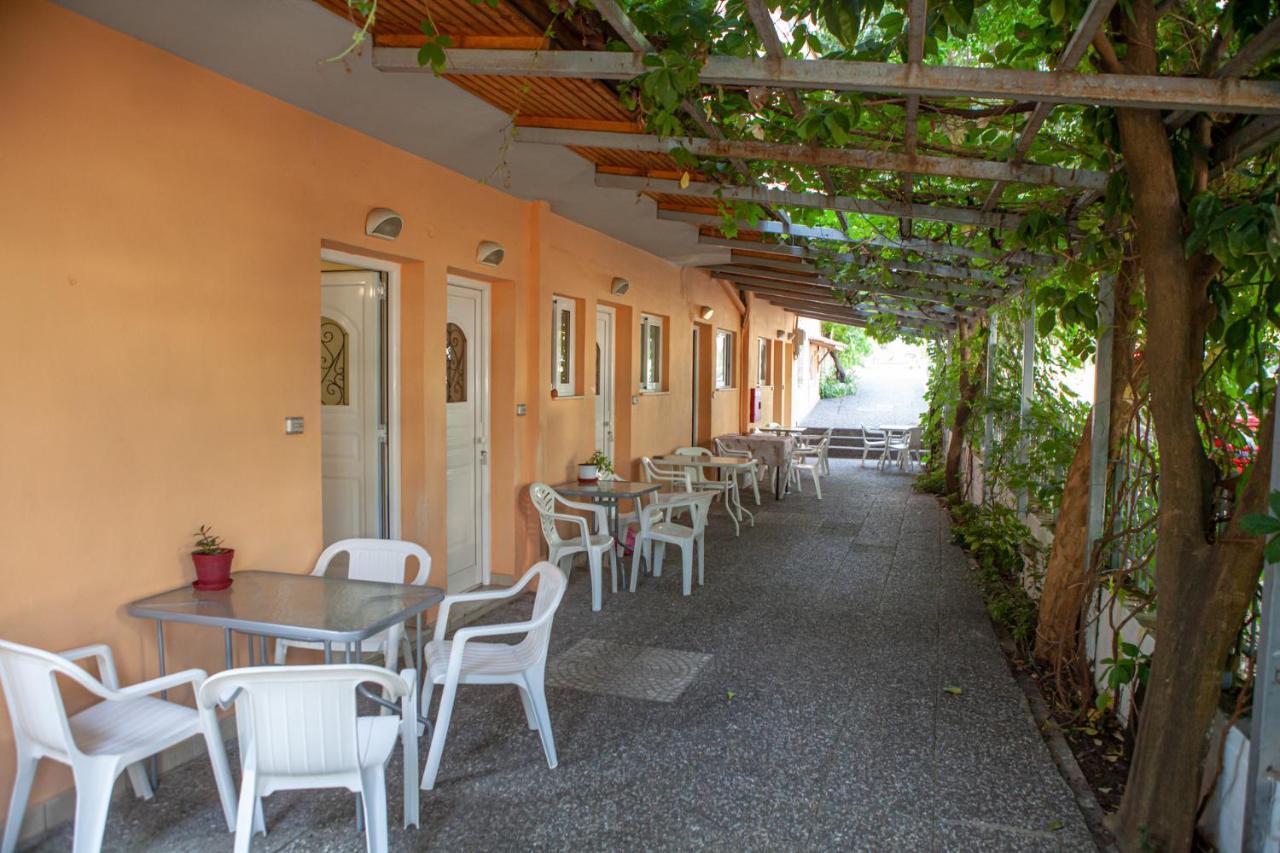 Hotel Loula Rooms And Apartments Камена-Вурла Екстер'єр фото